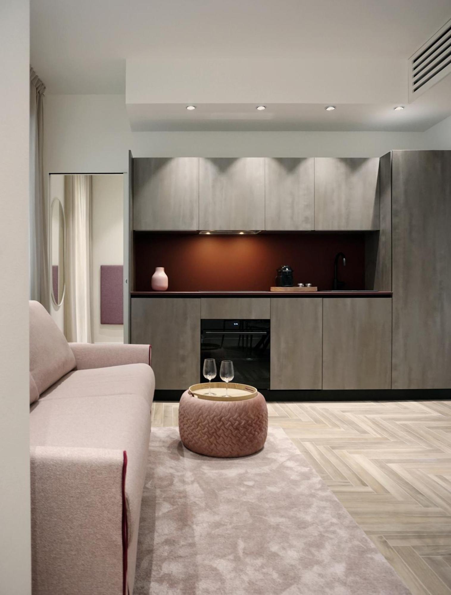Yls Luxury 2 Milaan